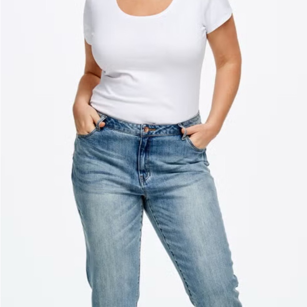 Ellos Women's Boyfriend Jeans, Size 16, Light 
Stonewash, NWT